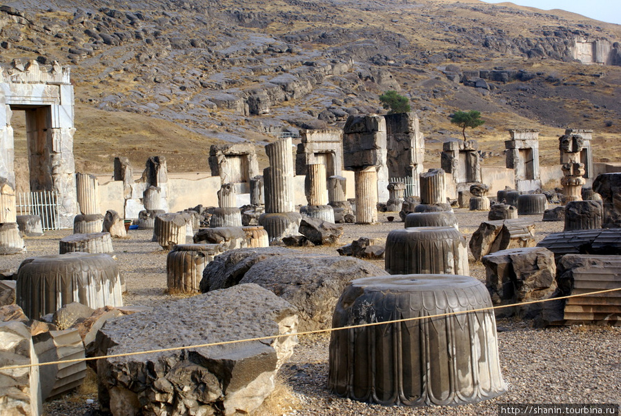 Руины в Персеполисе Персеполь древний город, Иран