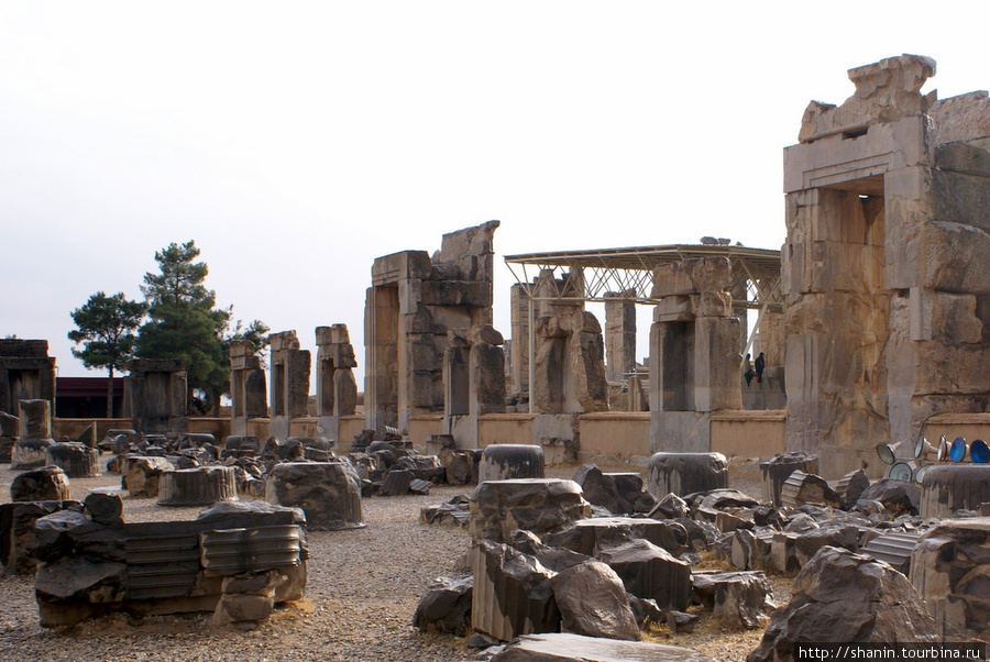 Руины дворца в Персеполисе Персеполь древний город, Иран