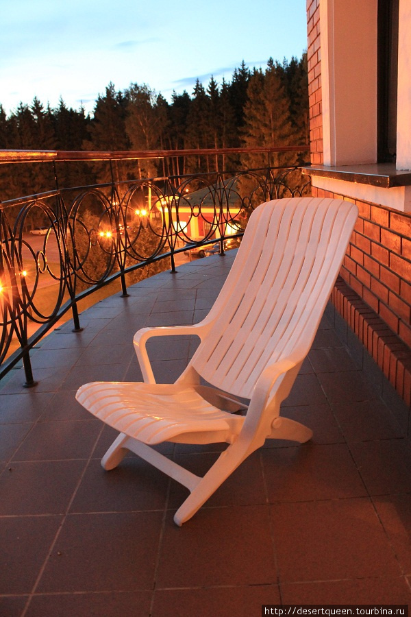 приятно посидеть вечером на балкончике и подышать свежим воздухом. Рогозинино, Россия