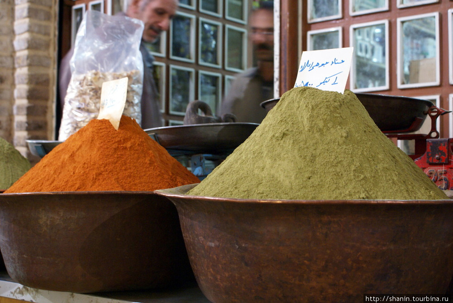 Специи продают на развес Шираз, Иран