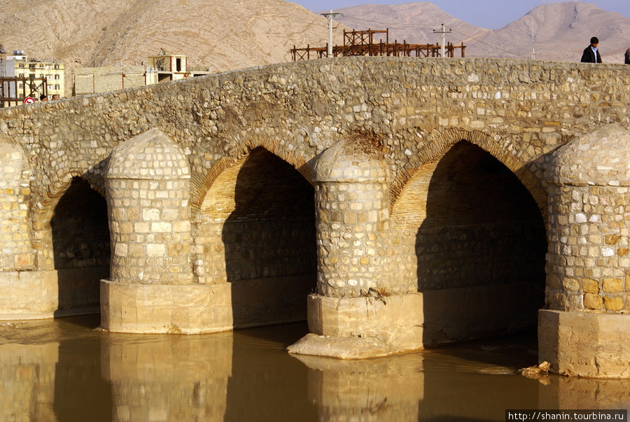 Старый каменный мост Шираз, Иран