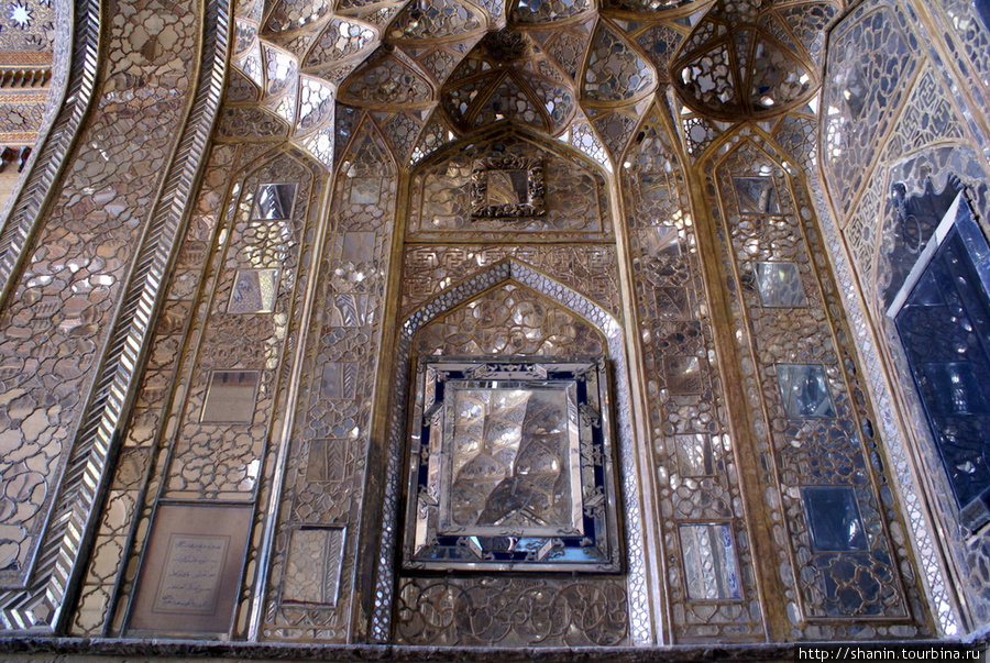Дворец Чехель Сотун Исфахан, Иран