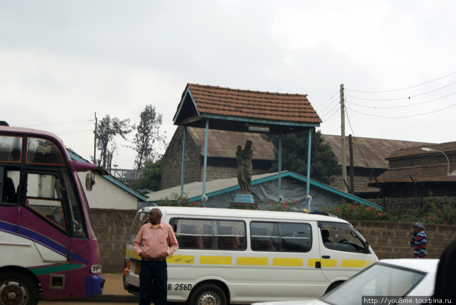 у городской автостанции Найроби, Кения