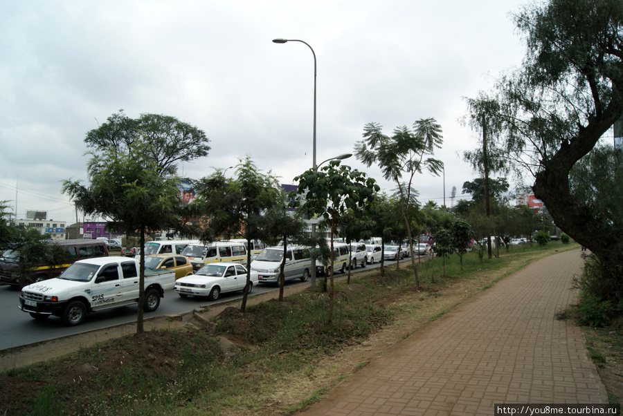 приличный город) Найроби, Кения