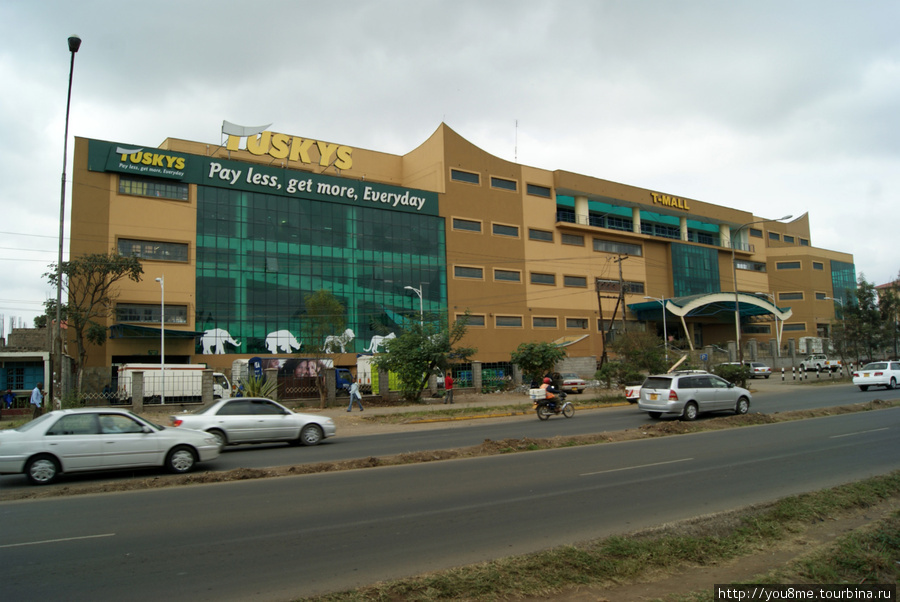 современное здание Найроби, Кения