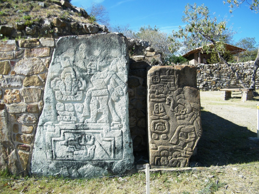 Рисунки на плоских камнях Оахака, Мексика