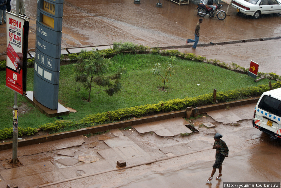 под дождем Кампала, Уганда
