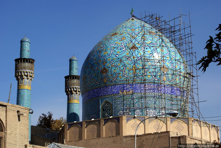 Купол и минареты Исфахан, Иран