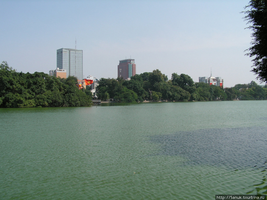 Ханой. Озеро Возвращённого меча / Hoan Kiem Lake Вьетнам