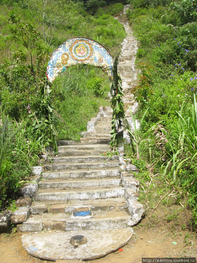Идольское капище (деревенский храм шиваитов)