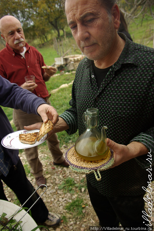 Оливковое масло сверху, ммм. Читта-Сан'Анжело, Италия