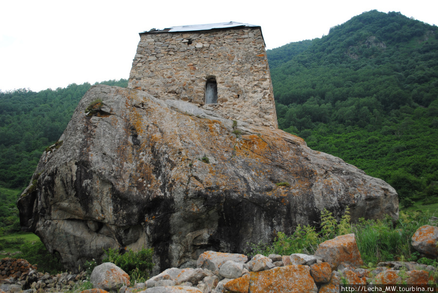 Башня Амирхана у аула Шканты Кабардино-Балкария, Россия