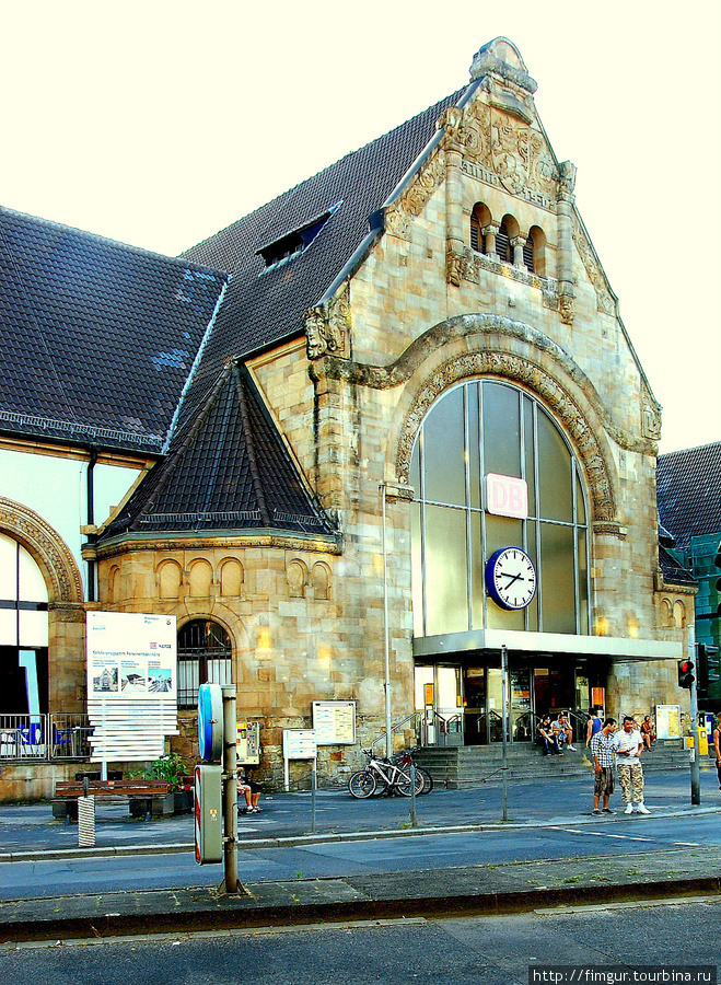 Городской вокзал. Вормс, Германия