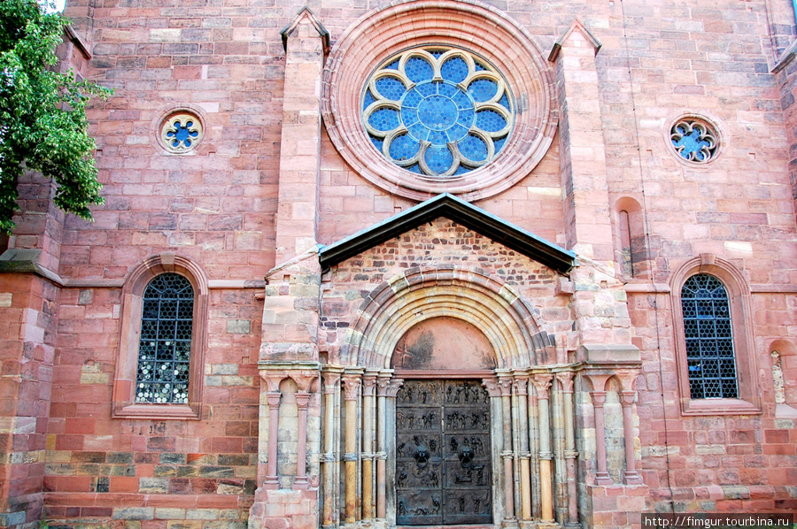 Портал и ворота церкви монастыря Св.Павла. Вормс, Германия