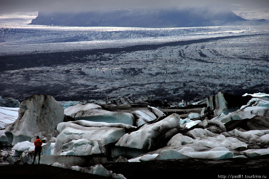 Но эти суровые места потрясающе красивы! Пожалуй, дальше помолчу и предоставлю вам возможность насладиться этой ледяной красотой. Йёкюльсаурлоун ледниковая лагуна, Исландия