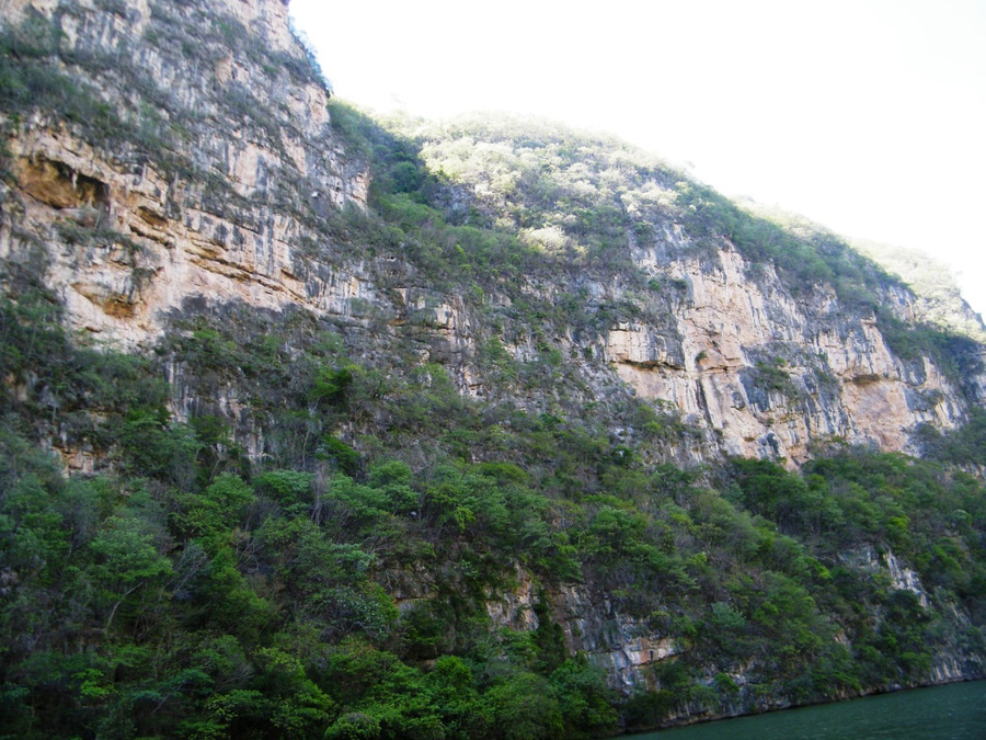 Скалы все выше и круче Тустла-Гутьеррес, Мексика