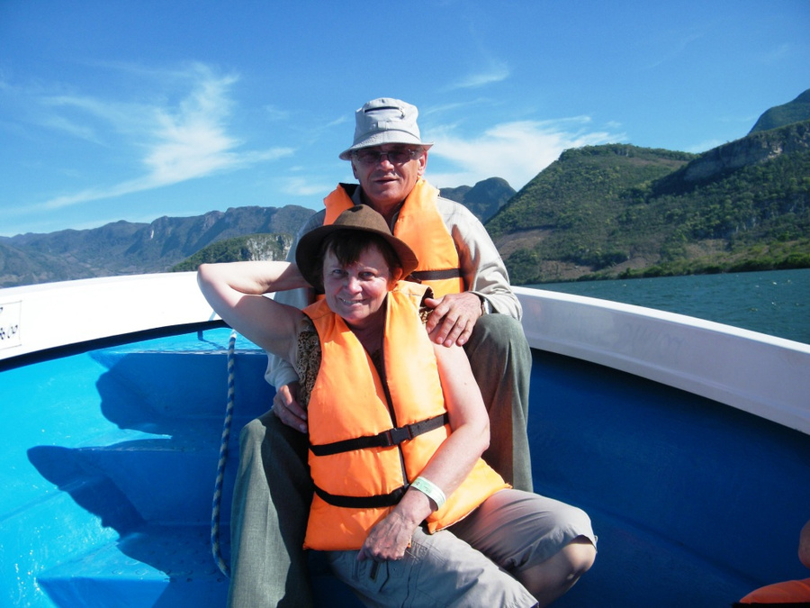 Мы на носу катера Тустла-Гутьеррес, Мексика