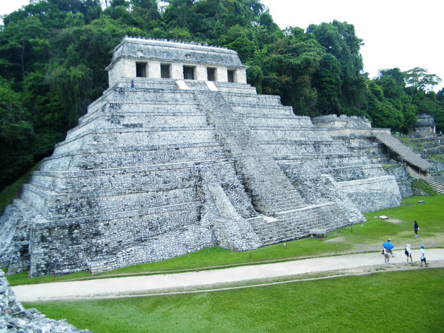 Снова центральная пирамида Паленке, Мексика