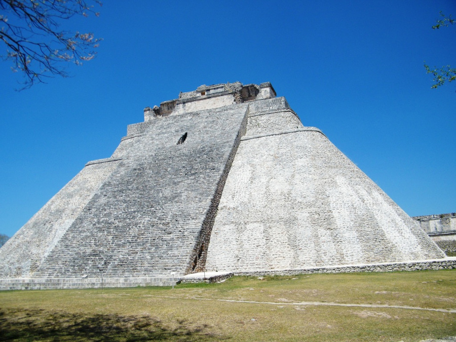 Пирамида с окном Ушмаль, Мексика