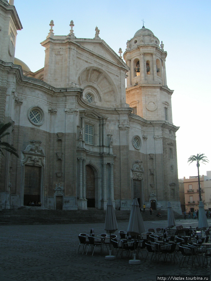Фасад собора Кадис, Испания