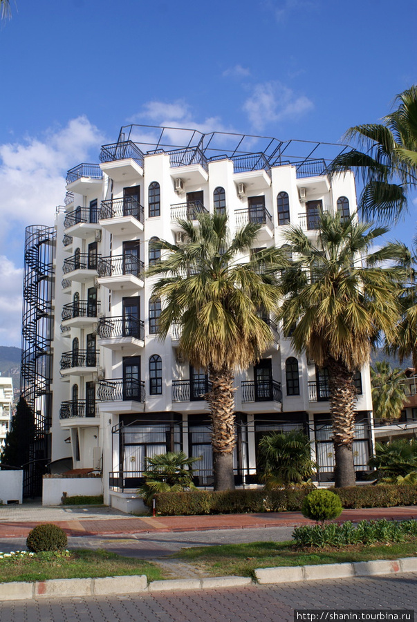 Белый отель в Алании Алания, Турция