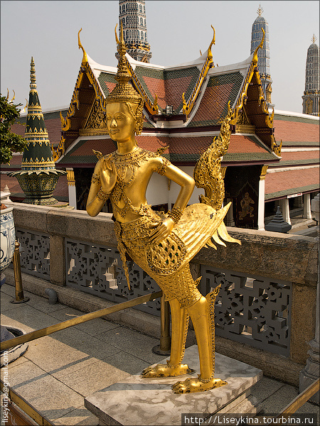 Киннарис — женщиты-птицы или женщины-львицы Бангкок, Таиланд