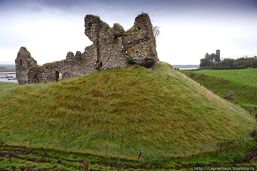 Замок Клонмакнойс Эннис, Ирландия