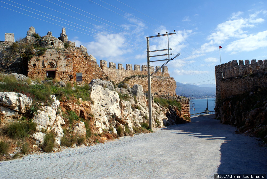 Дорога к замку Алания, Турция