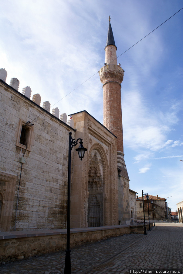 У стены мечети Средиземноморский регион, Турция