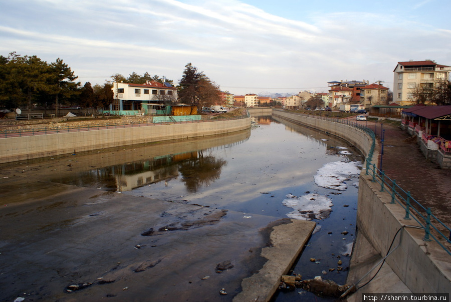 Река в Бейшехире Бейшехир, Турция