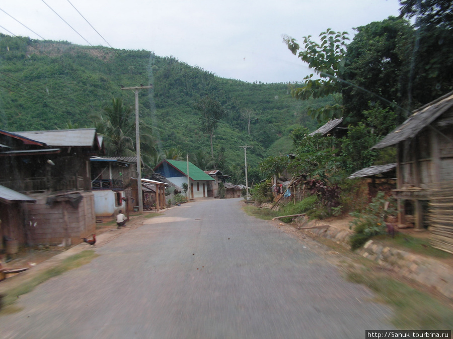 Лаос. Дорога в Oudomxay. Вдоль дороги — Real Laos Лаос