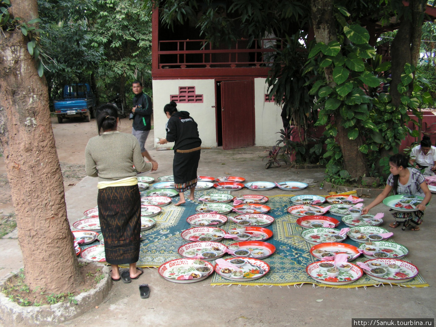 Luang Prabang. Готовится еда для монахов Лаос