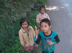 Лаос. Дети на дороге