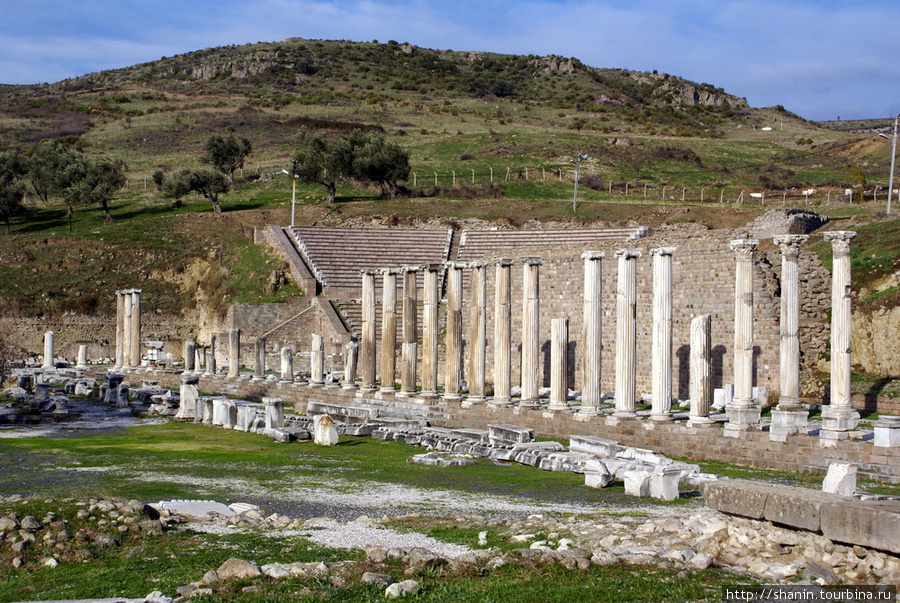 Колоннада Бергама (Пергам) античный город, Турция
