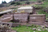 Гробницы в некрополе у стен Асса