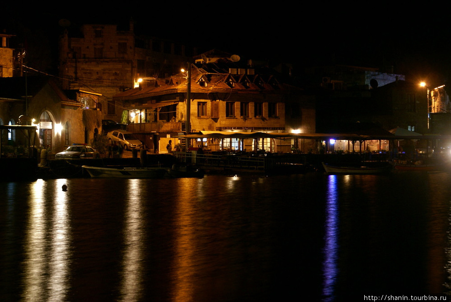 Порт ночью Эгейский регион, Турция