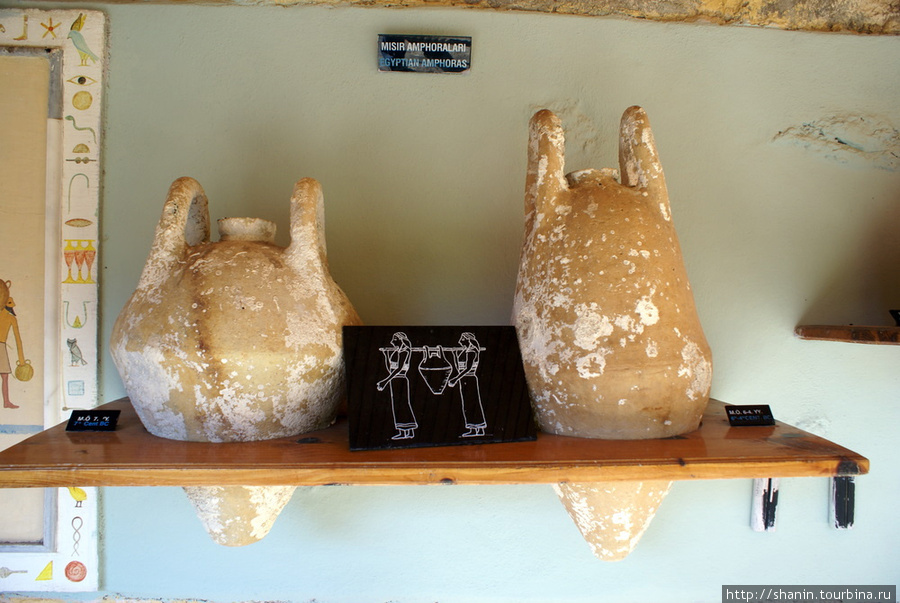 Амфоры в Музее подводной археологии в Бодруме Бодрум, Турция