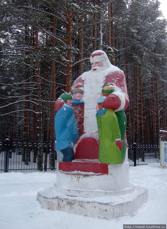 Добрый сказочный волшебник Дед Мороз очень любит детей, и они его тоже очень любят Великий Устюг, Россия