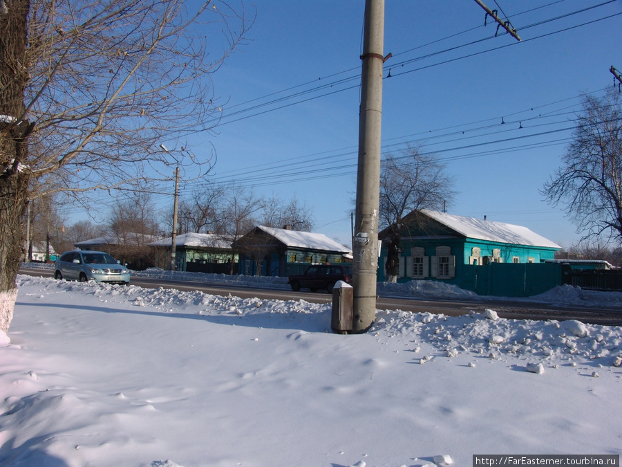 Вот еще несколько деревянных домов, стоящих вдоль центральной улицы Благовещенска им 50 лет Октября Благовещенск, Россия