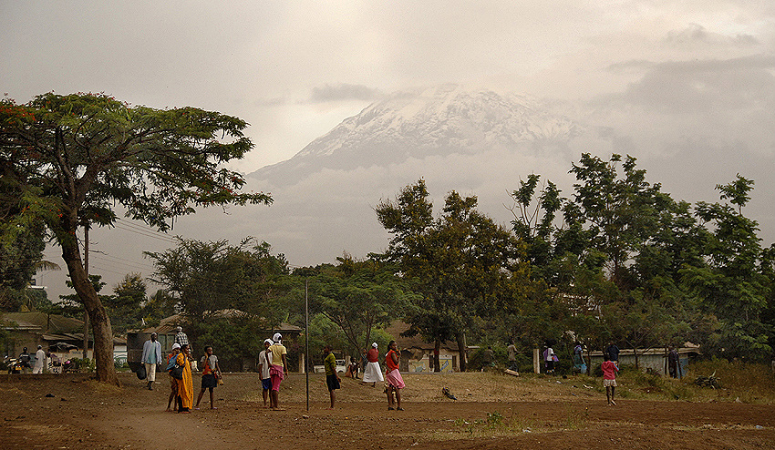 Футбол под снегами Килиманджаро Область Килиманджаро, Танзания