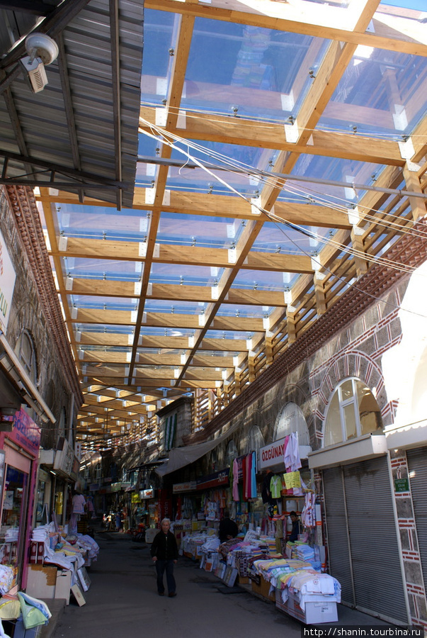 На рынке под новой крышей Бурса, Турция