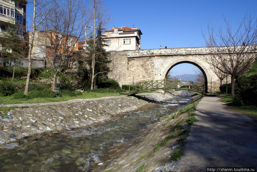 Каменный мост на реке Гёкдере Бурса, Турция