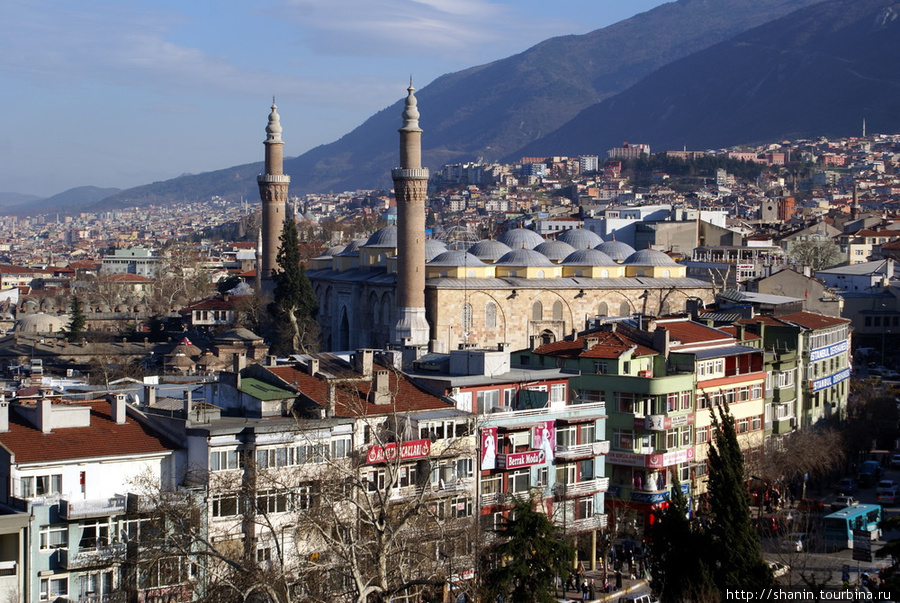 Великая мечеть — главный ориентир Старого города Бурса, Турция