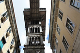 Самый старый лифт Лиссабона, Elevador de Santa Justa. Сверху открывается незабываемый вид на город.