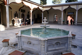 Фонтан во дворе мечети Эмирсултан