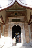 У гробницы Эмирсултана Бухарского в Бурсе