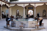 Фонтан во дворе мечети Эмирсултан