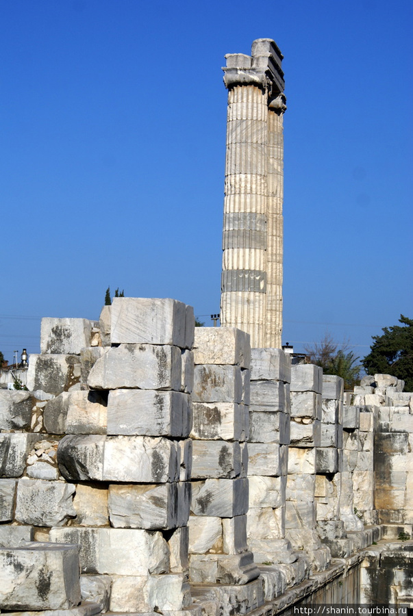 Руины храма Аполлона в Дидиме Дидим, Турция