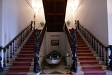 Парадная лестница в Музее Ататюрка в Измире