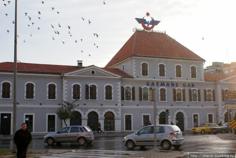 Здание вокзала Измир, Турция